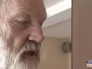 Piękna matka-kot okr ...