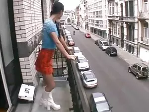Jej pilotka jest duż ...
