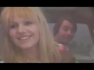 Młodzi kochankowie w ...