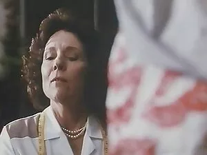 Dziewczyna w tłumie, ...